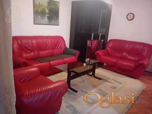 Izdaje se Komforan Trosoban Stan na Traženoj Lokaciji – Niš, Blizina Trosarine