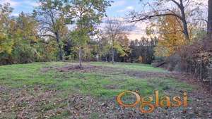 Plac Banstol na glavnom putu 18 ari