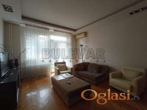 Izdaje se stan u strogom centru grada, 105m2