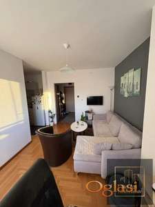 Moderan dvosoban stan od 36m², odlična lokacija! Braće Grulović!