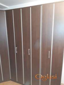 Ugaoni garderober / Novi Beograd