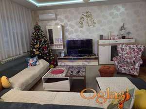 Na izuzetnoj lokaciji u Sremskoj Kamenici nalazi se prelepa spratna kuća