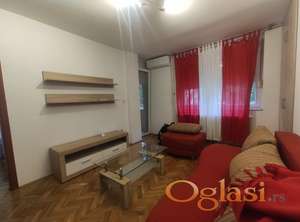 PODBARA IZDAJE SE JEDNOIPOSOBAN NAMEŠTEN STAN