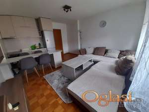 NOVI SAD - NOVO NASELJE - 42m2 - 400 evra