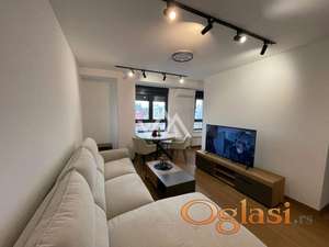 Nov, trosoban stan sa garažom i velikom terasom