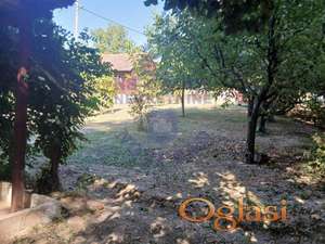 - Prelepa vikend kuća u Beočinu 31m2, plac 1000m2 -