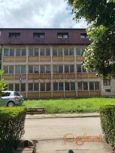 Poslovni objekat, Čačak – zgrada turizma na četiri nivoa, površine 220 m2 u osnovi, plac površine 967 m2