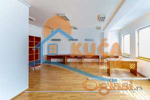 Trosoban stan 78m2, centar, kod crkve Sv. Luka
