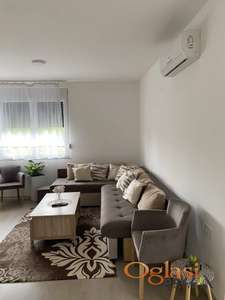 NOV, PRAZAN TROIPOSOBAN STAN, MIŠELUK, PET FRIENDLY