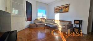 CENTAR IZDAJE SE DVOIPOSOBAN NAMEŠTEN STAN