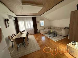 Kompletno namešten ! Dvoiposoban stan u Mornarskoj !