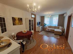 Kvalitetna renovirana nekretnina ,Savina