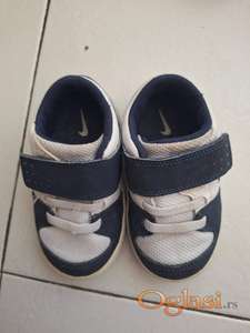 Patike Nike br 21 gaziste 11cm  original
