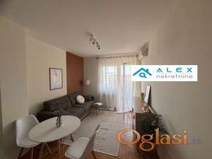 Veoma lepa garsonjera na dobroj lokaciji