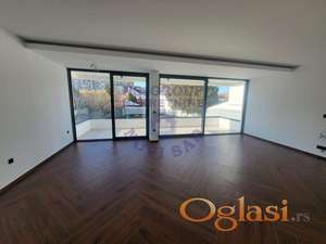 Četvorosoban stan na Novom Naselju