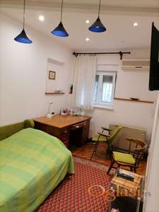 Garsonjera na Voždovcu u blizini FON-a