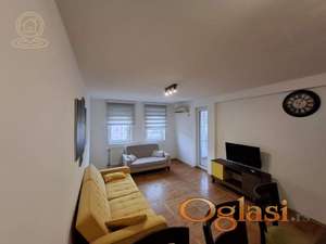 Izdaje se dvoiposoban stan na Novoj Detelinari - garaža uračunata u cenu zakupa!