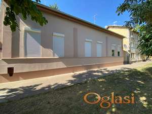 Kuća salonskog tipa u centru Bačkog Gradišta