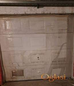 Sjajna garaža na dobroj lokaciji