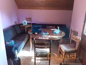 Odlična spratna kuća u Begeču!