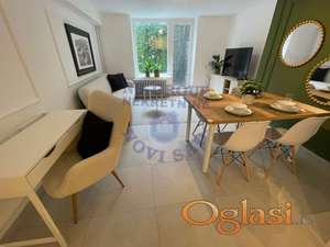 Kompletno renoviran dvosoban stan u centru Novog Sada!