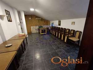 Dvoetažni lokal na fantastičnoj lokaciji!