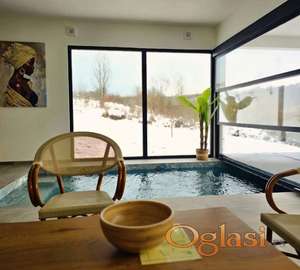 Solea – Indoor Pool