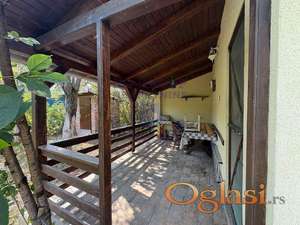 Na prodaju uknjižena kuća od 24m2 na Adicama