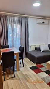 USELJIVA NAMEŠTENA GARSONJERA