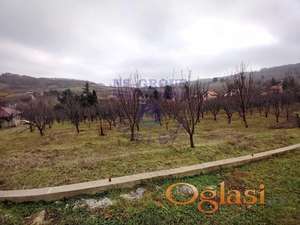 531503-Na prodaju plac na odličnom mestu, u prilično urbanom delu Rakovca.