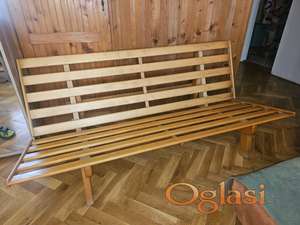 trosed-krevet Chigo line od punog drveta