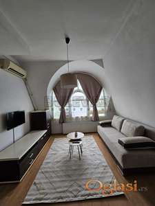 Izdaje se garsonjera u strogom centru Niša,34m2