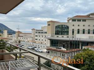 Dvosoban stan 84 m2 u Bečićima - nasuprot hotela Splendid