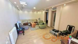 Uknjižen porodičan stan u novijoj zgradi ID#1150