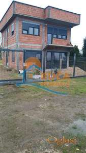 Izdaje se poslovni prostor na Mramorskom Brdu, 80m2