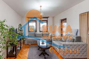 Troiposobni stan 71m2 na Bulevaru Nemanjića