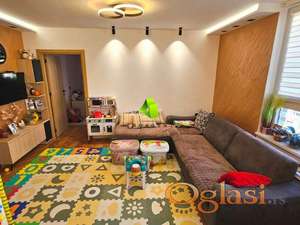 Lep dvoiposoban stan na odličnoj lokaciji u blizini Pravnog fakulteta ID#7122