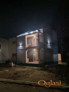 Trosoban stan u Čalije može kredit ili subvencija