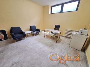 Poslovni prostor 19 m², Centar, Novi Sad