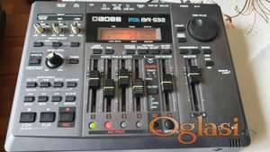BOSS Studio recorder 16 kanala sa ugradjenim efektima