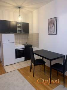 Garsonjera, Bulevar Evrope