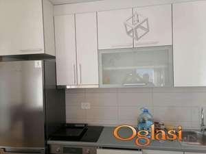 Odličan trosoban stan 500e