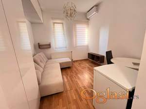 Garsonjera u samom centru Novog Sada