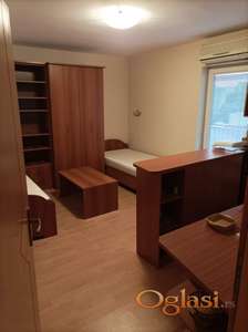 GARSONJERA NA GRBAVICI, IDEALNO ZA STUDENTE