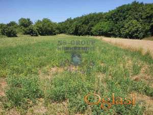 U katastru se vodi kao njiva druge klase na zemljištu u građevinskom području.