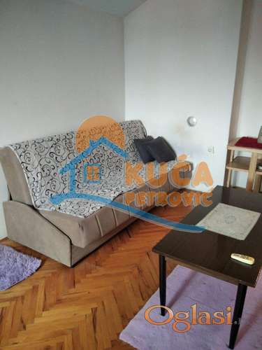 Izdaje se garsonjera na Vizantijskom bulevaru, 31m2