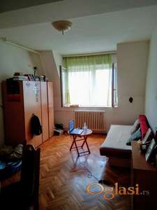 GARSONJERA U CENTRU-ŠUMADIJSKA ULICA