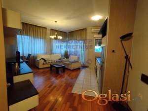 Odličan trosoban stan- Bulevar Evrope!