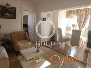 Dvoiposoban stan odmah pored Bulevara Oslobođenja