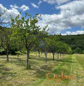 Plac u građevinskom području u blizini Nacionalnog parka